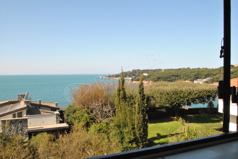 Castiglioncello  Apartment with sea view terrace in residence with swimming pool and direct access to the sea